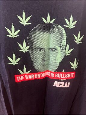 War on Drugs Short-Sleeve Graphic Tee - Green Leaf Print